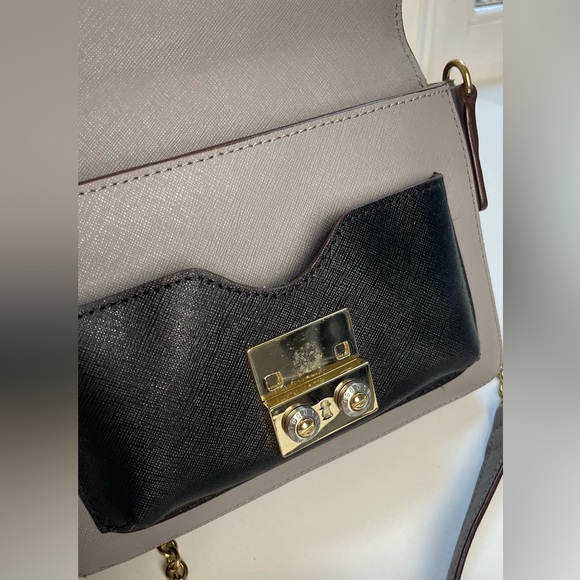 EUC Henri Bendel Crossbody - Picture 5 of 13